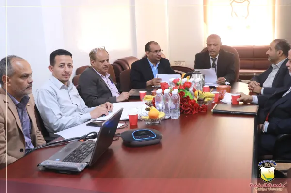 رئيس جامعة الحكمة الأستاذ الدكتور مختار دائل يعقد الاجتماع الدوري لمجلس الجامعة رئيس جامعة الحكمة الأستاذ الدكتور مختار دائل يعقد الاجتماع الدوري لمجلس الجامعة