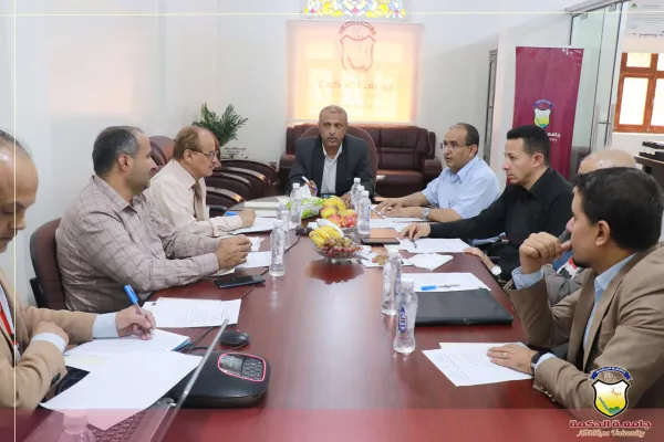 رئيس جامعة الحكمة الأستاذ الدكتور مختار دائل يعقد الاجتماع الدوري لمجلس الجامعة رئيس جامعة الحكمة الأستاذ الدكتور مختار دائل يعقد الاجتماع الدوري لمجلس الجامعة