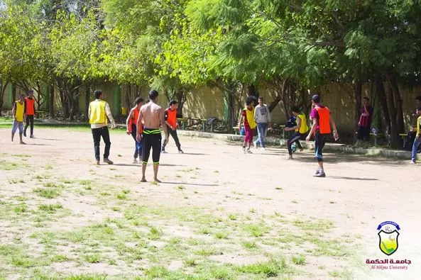 جامعة الحكمة تنظم لطلابها رحلة ترفيهية