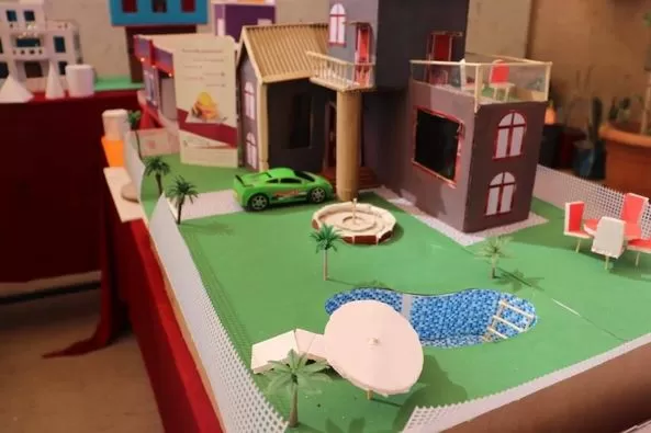 معرض (المجسم الإبداعي) في جامعة الحكمة