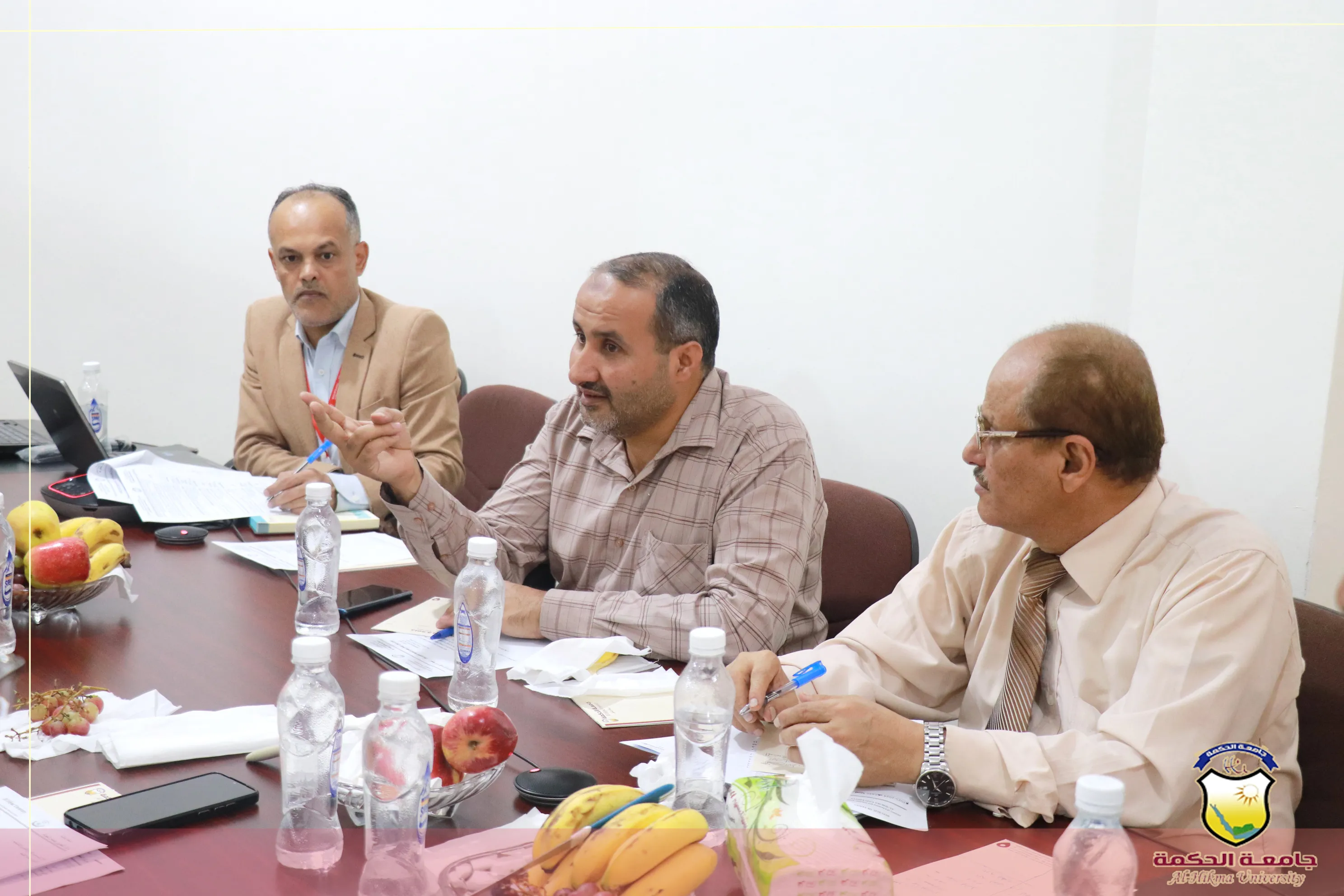 رئيس جامعة الحكمة الأستاذ الدكتور مختار دائل يعقد الاجتماع الدوري لمجلس الجامعة