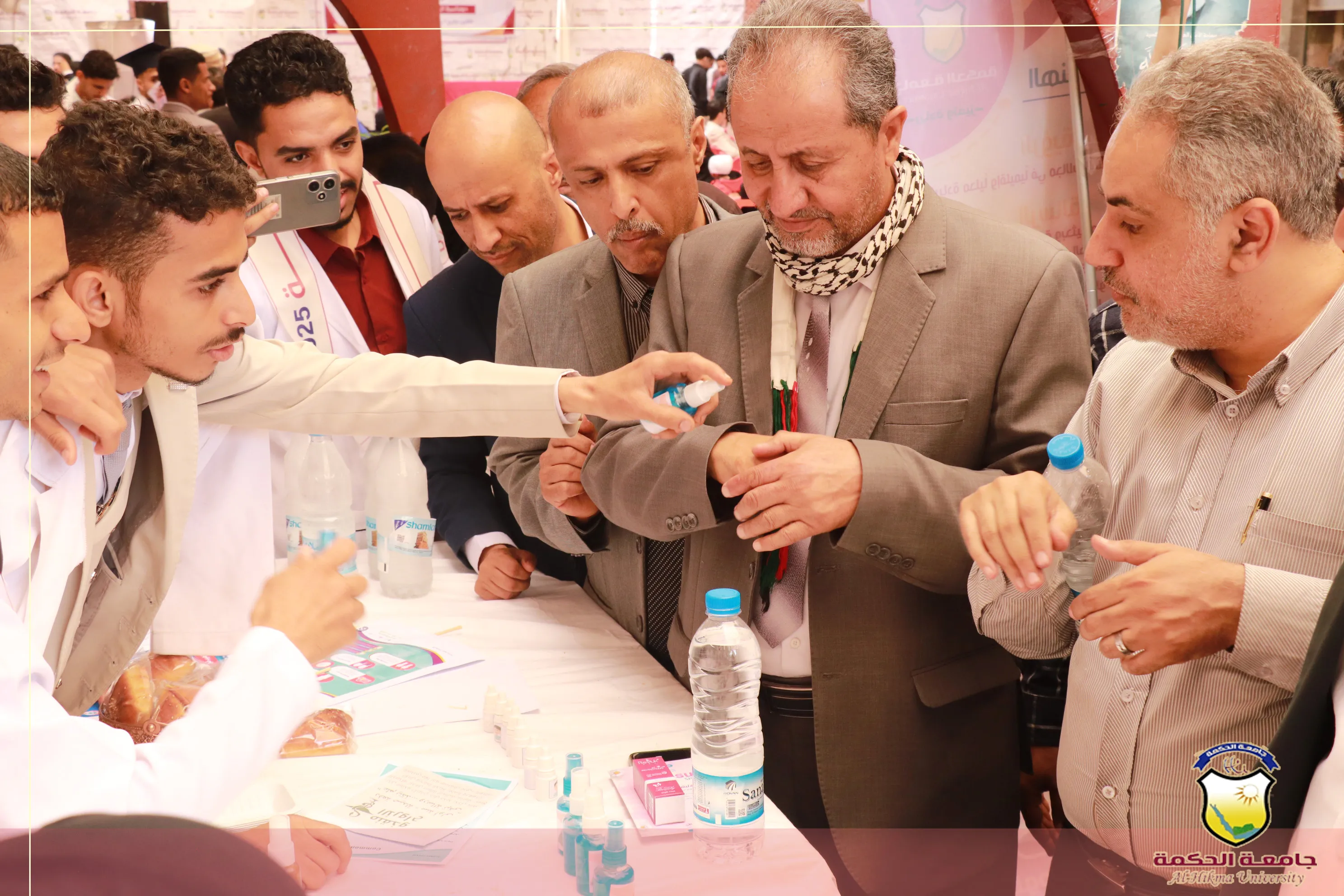 جامعة الحكمة تقيم ندوة ومعرض للإنتاج الصيدلي بمناسبة #اليوم_العالمي_للصيادلة