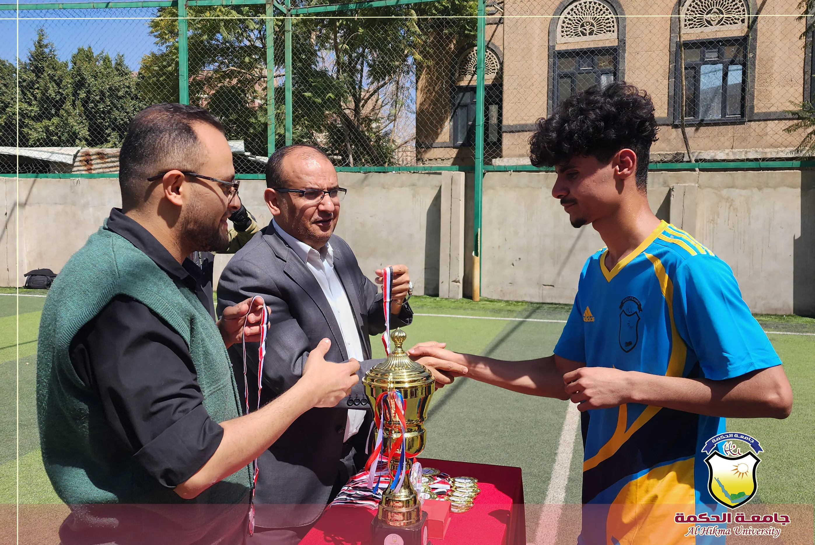 فريق الطب البشري يتوج بطلاً للدوري الداخلي على كأس رئيس الجامعة برباعية نظيفة أمام تقنية المعلومات