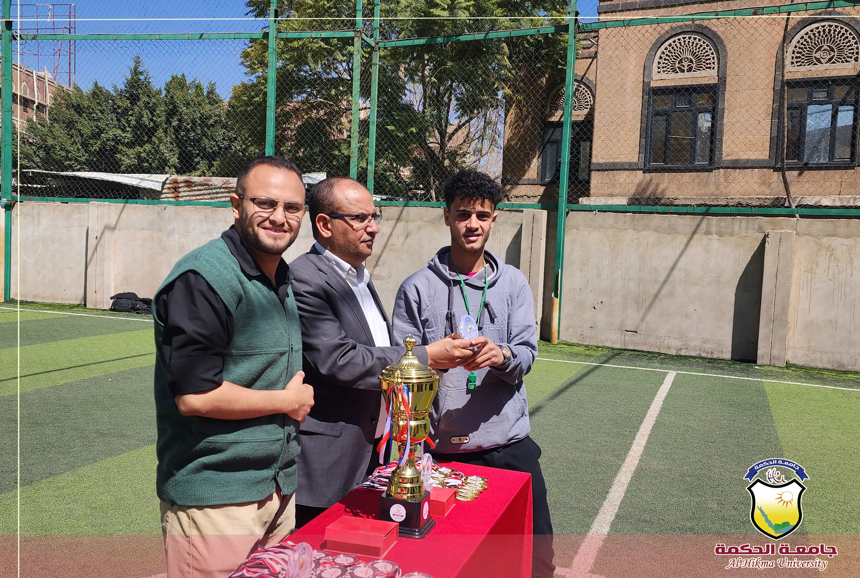 فريق الطب البشري يتوج بطلاً للدوري الداخلي على كأس رئيس الجامعة برباعية نظيفة أمام تقنية المعلومات