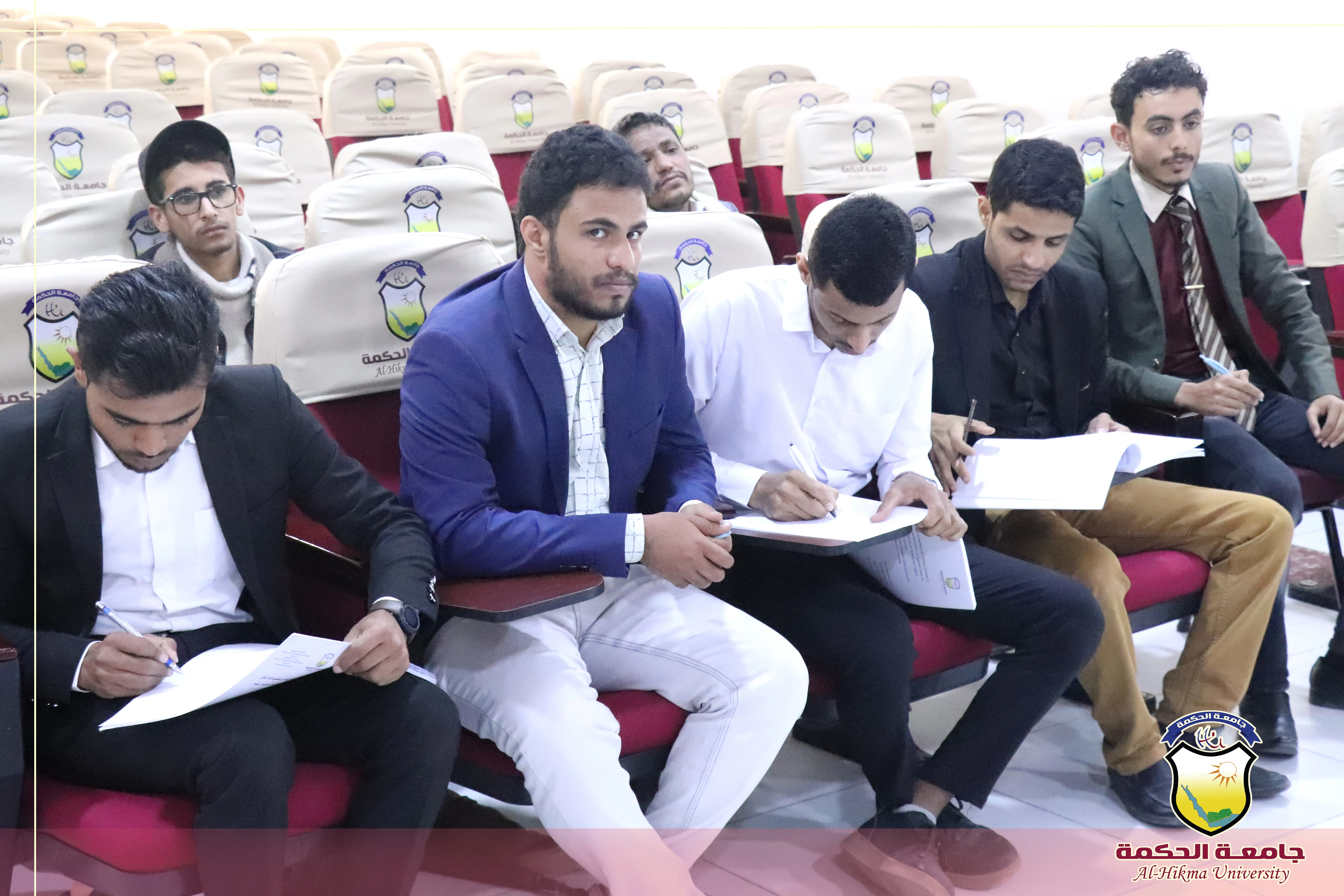 قسم المحاسبة بجامعة الحكمة يواصل المناقشات العلنية لأبحاث تخرج العام الجامعي 2025-2026م