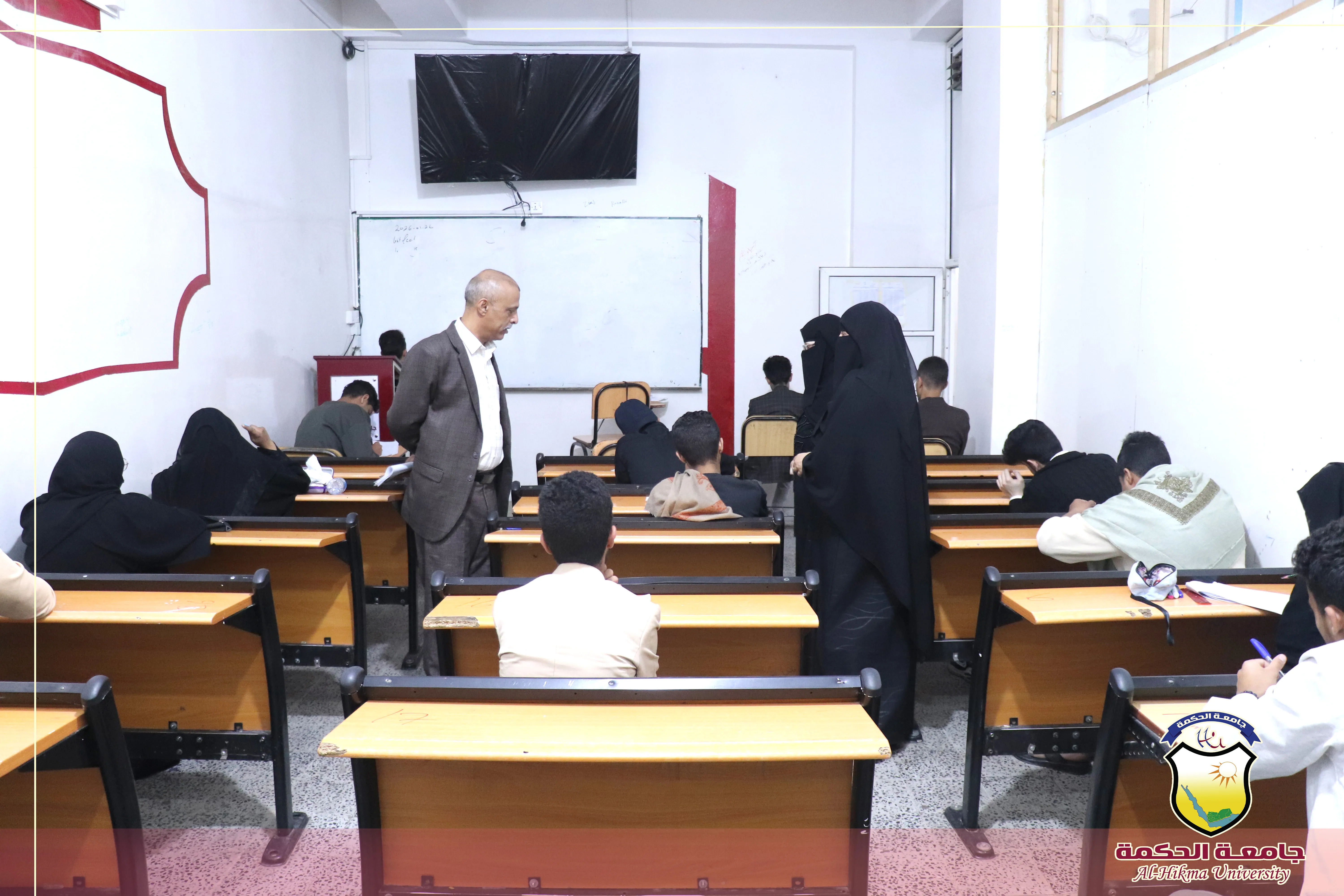 جامعة الحكمة تدشن الإمتحانات النهائية لطلبة المستوى الأول من العام الجامعي 1447هـ - 2025/ 2026م