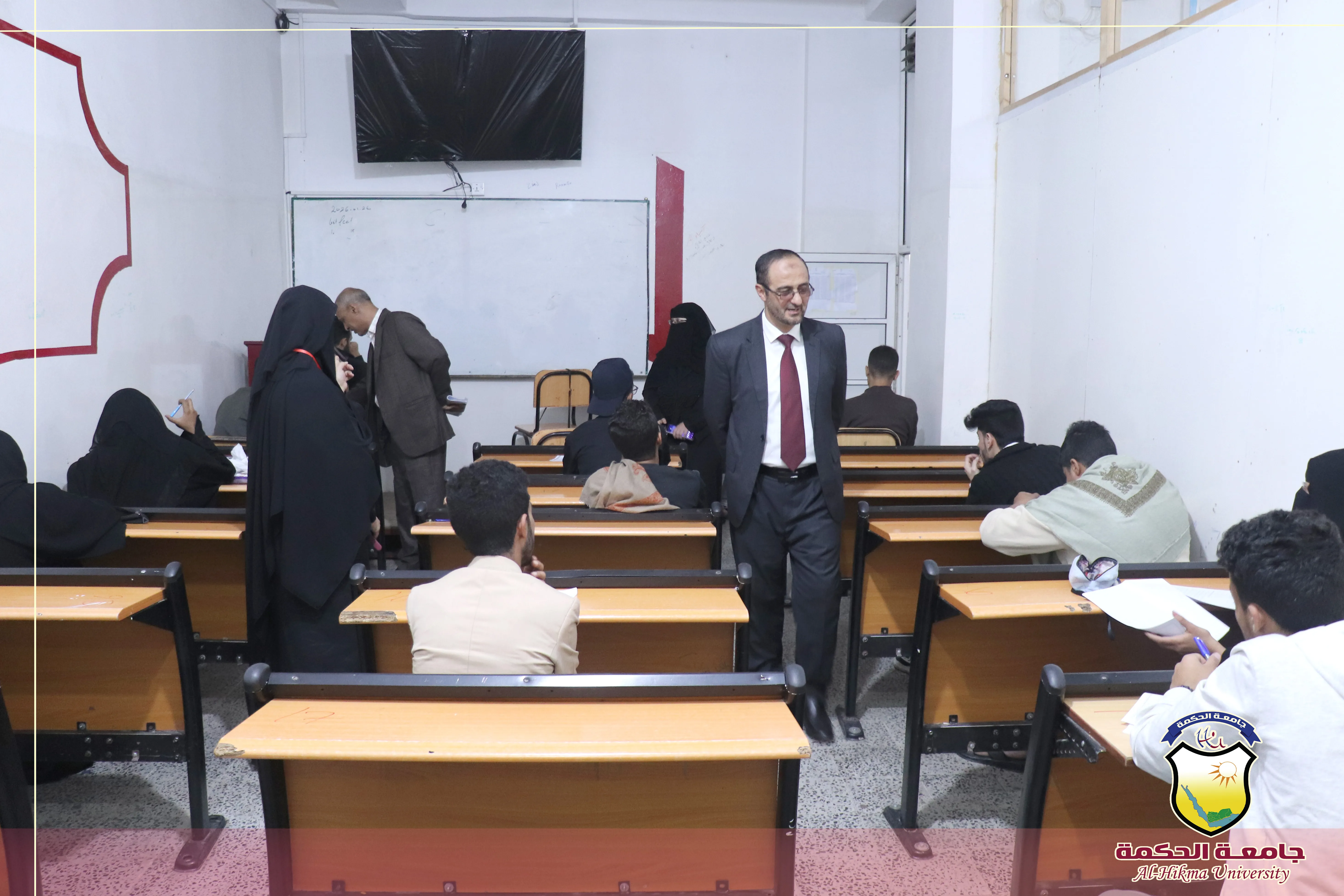 جامعة الحكمة تدشن الإمتحانات النهائية لطلبة المستوى الأول من العام الجامعي 1447هـ - 2025/ 2026م