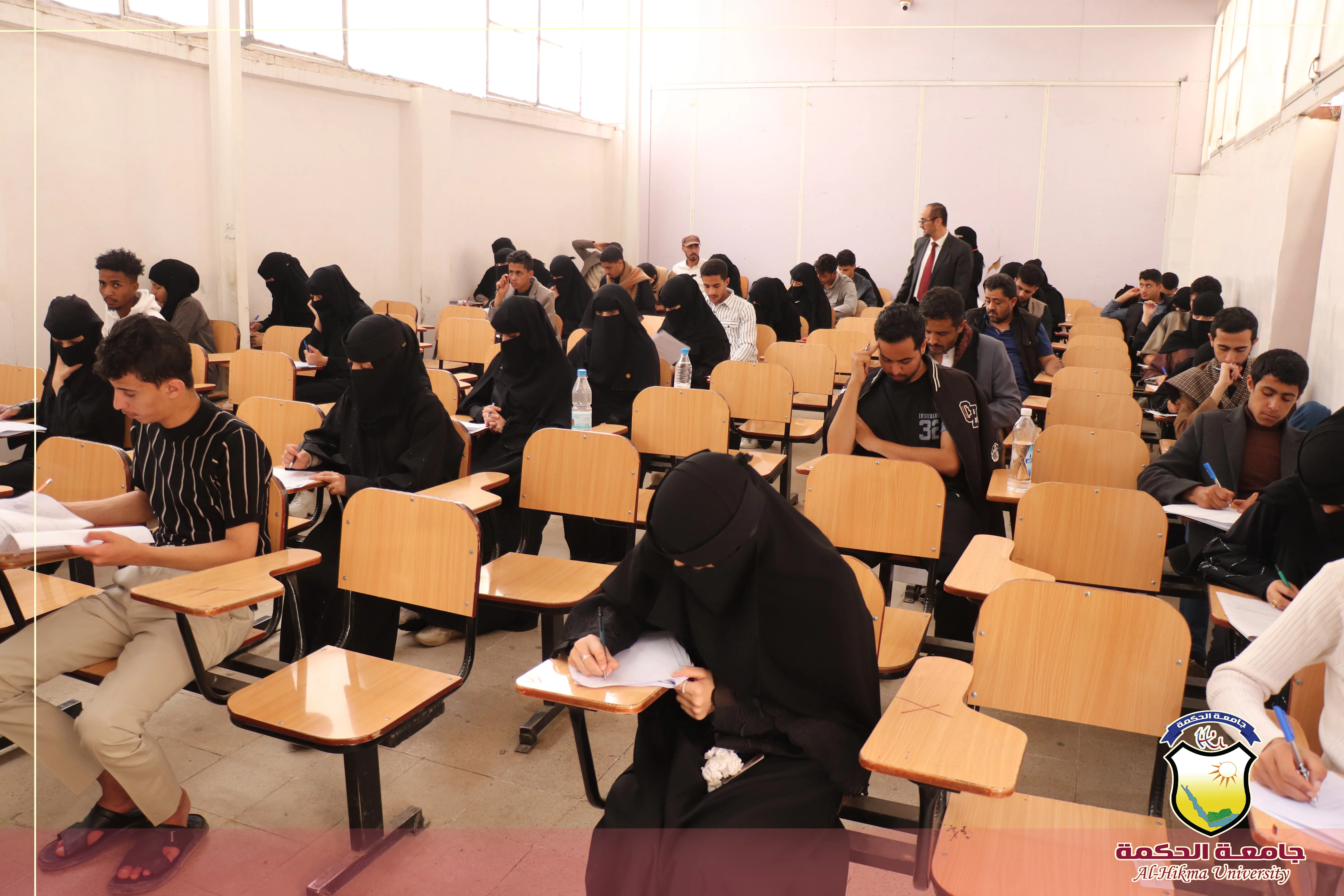 جامعة الحكمة تدشن الإمتحانات النهائية لطلبة المستوى الأول من العام الجامعي 1447هـ - 2025/ 2026م