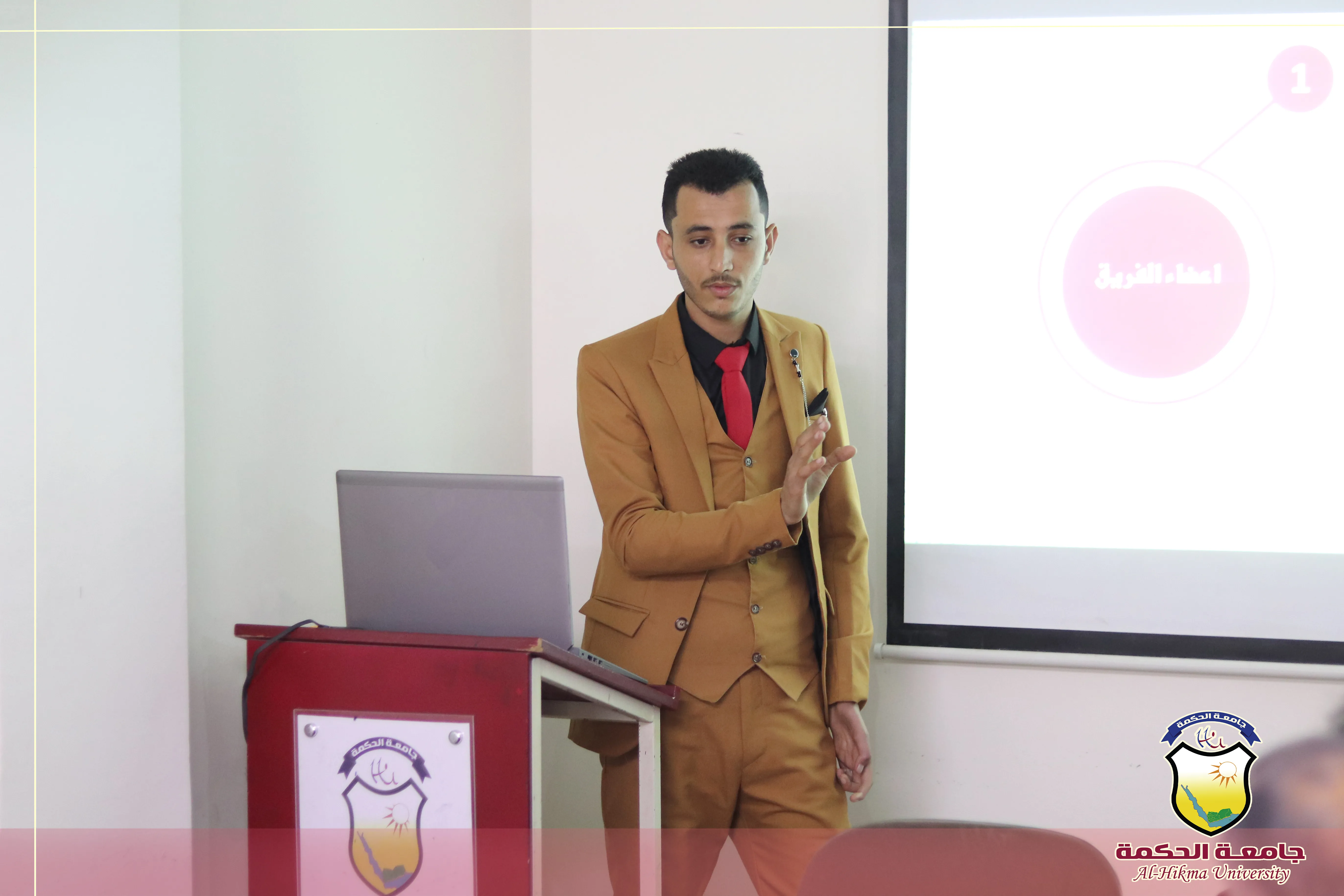 جامعة الحكمة – فرع صنعاء تقيم اليوم العلمي لمناقشة مشاريع تخرج طلبة قسم تقنية المعلومات بكلية العلوم والهندسة