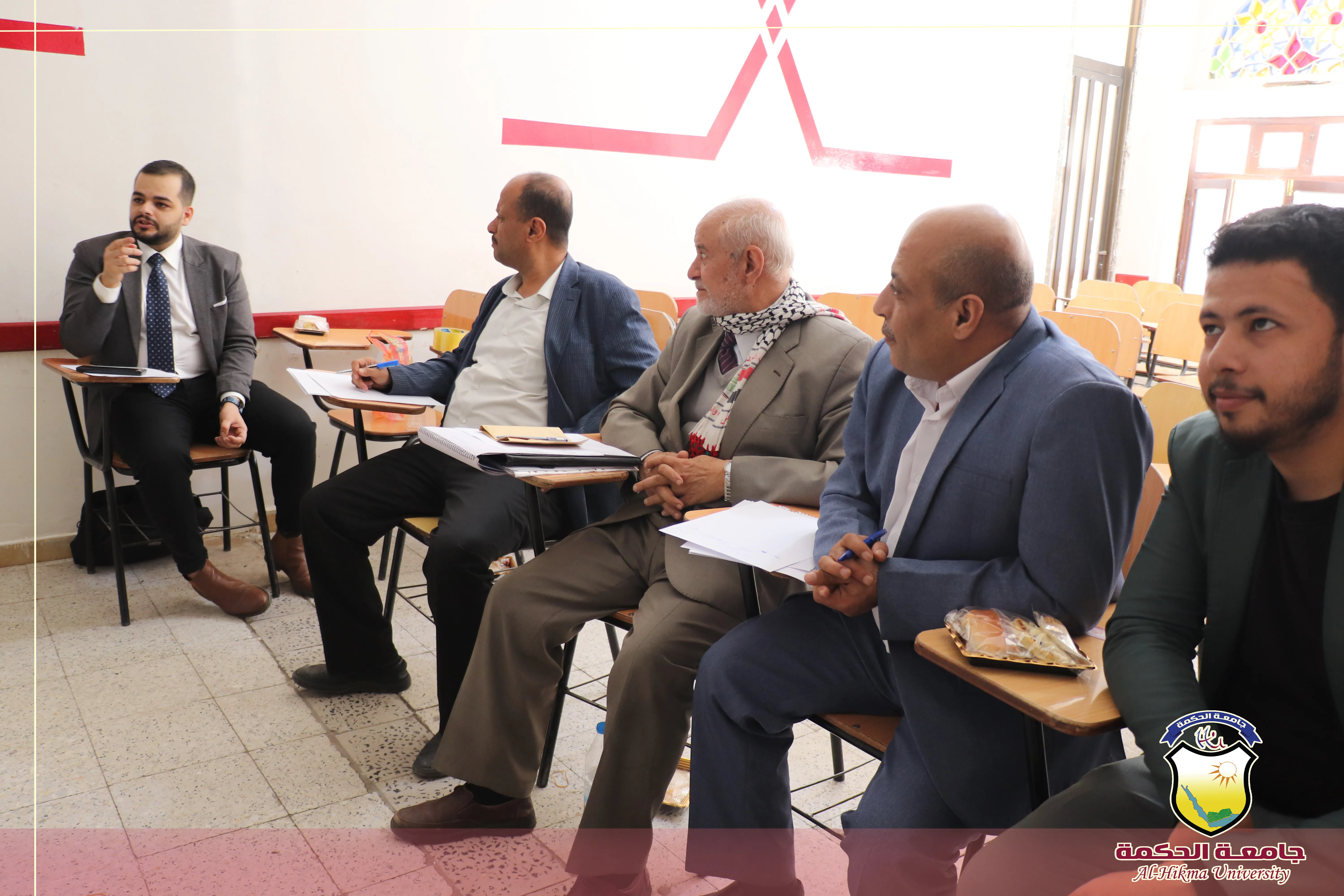 جامعة الحكمة تقيم اليوم العلمي لمناقشة مشاريع تخرج طلبة قسم الهندسة المدنية بكلية العلوم والهندسة