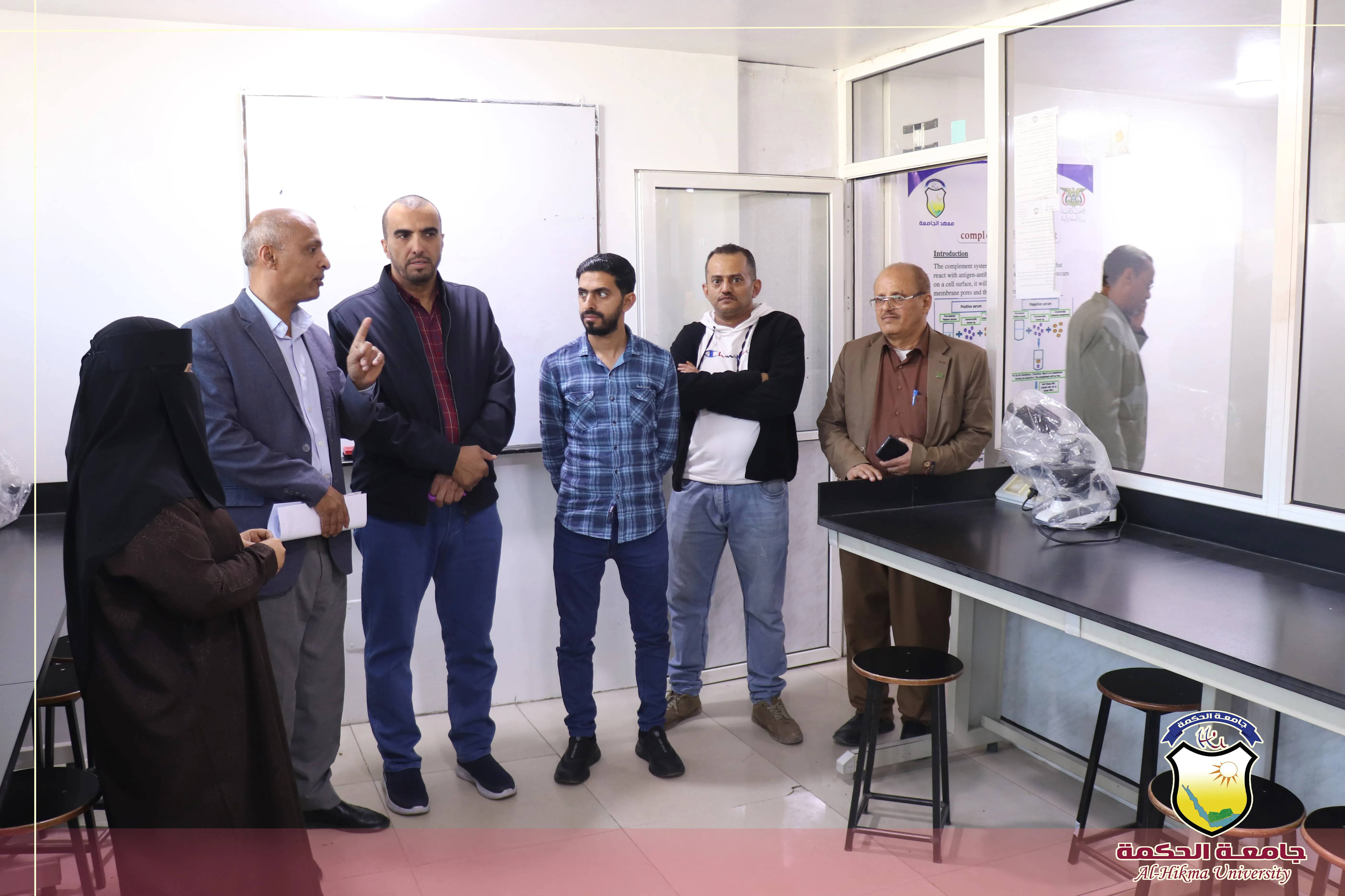 جامعة الحكمة تستقبل الكادر الزائر من مجموعة هائل سعيد أنعم وشركاه لتعزيز الشراكة والاطلاع على العملية التعليمية