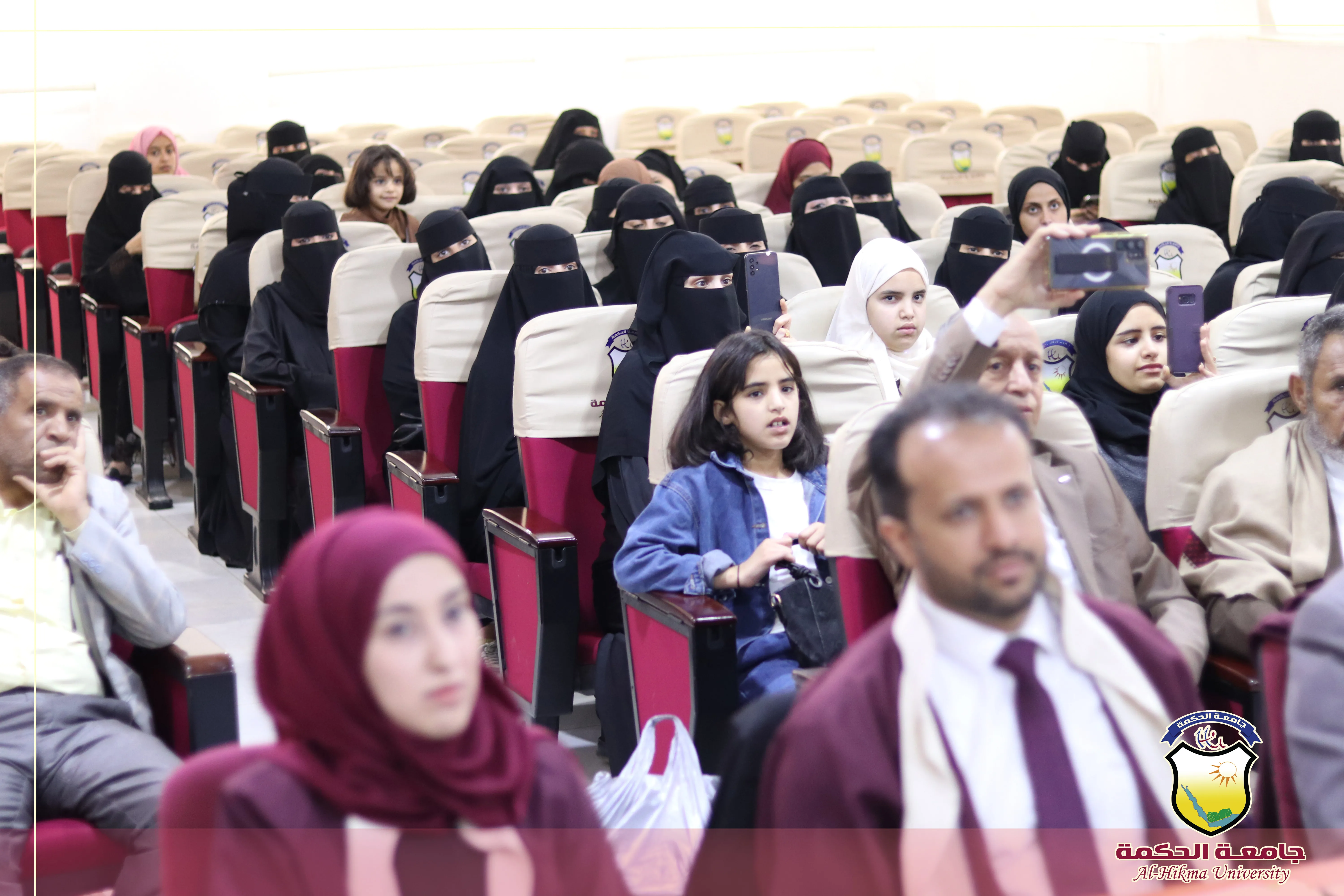 قسم الهندسة المعمارية بكلية العلوم والهندسة في جامعة الحكمة تُقيم المناقشات العلنية لمشاريع تخرج طلاب الدفعة الرابعة