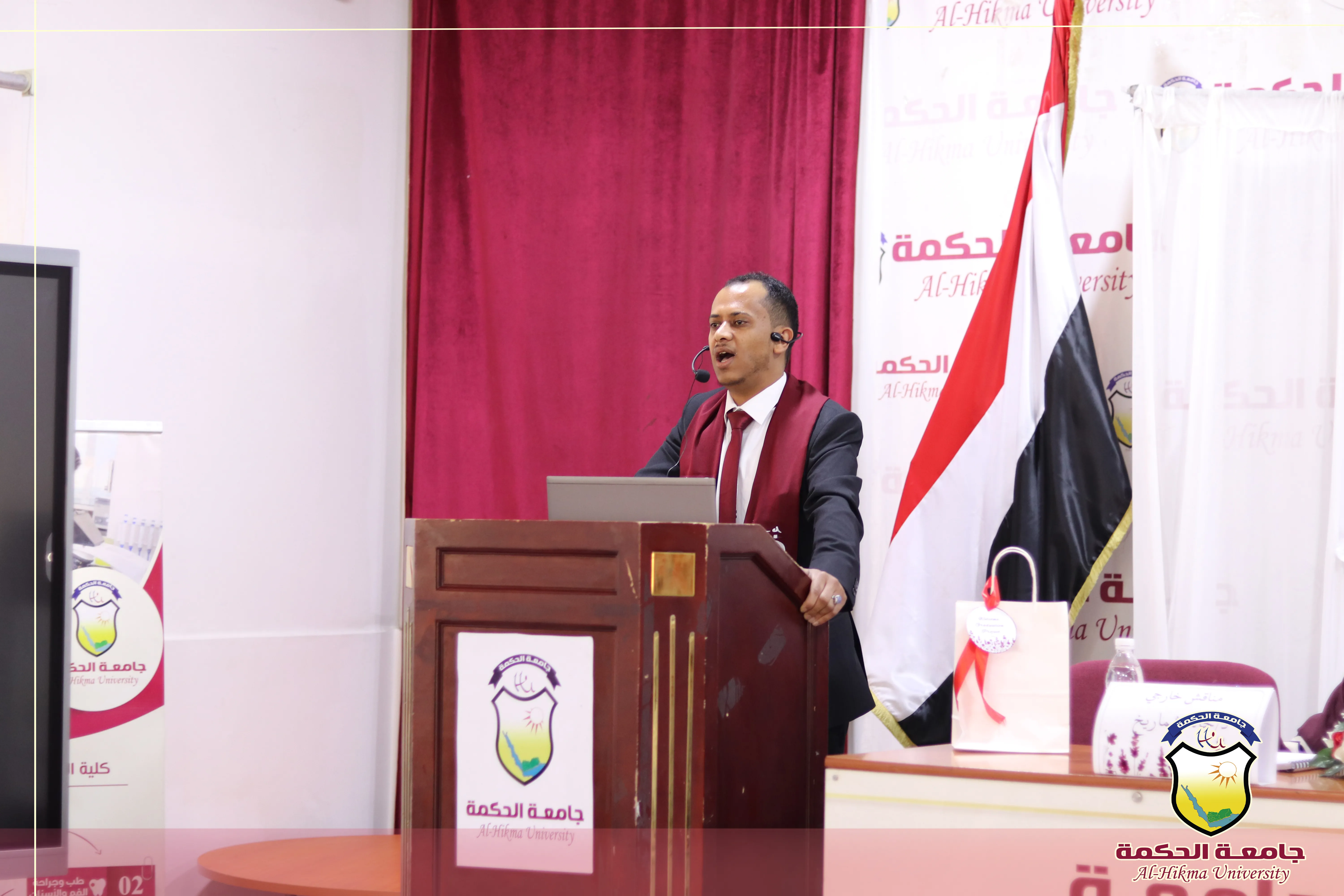 جامعة الحكمة - اليمن تفتتح الاسبوع العلمي لمناقشة أبحاث تخرّج طلبة الدفعة الثامنة من قسم علوم الصيدلة بكلية العلوم الطبية