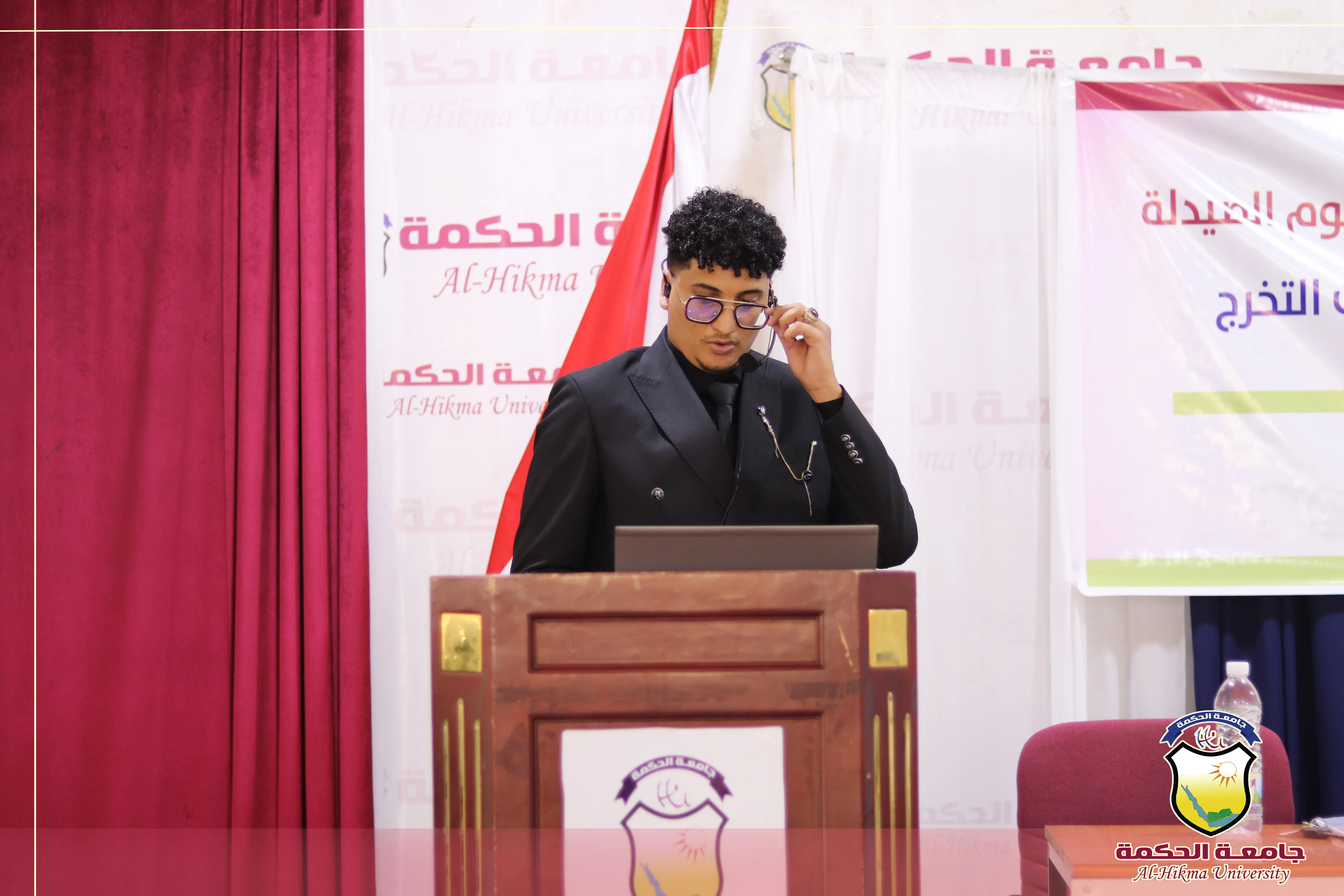 جامعة الحكمة - اليمن تفتتح الاسبوع العلمي لمناقشة أبحاث تخرّج طلبة الدفعة الثامنة من قسم علوم الصيدلة بكلية العلوم الطبية