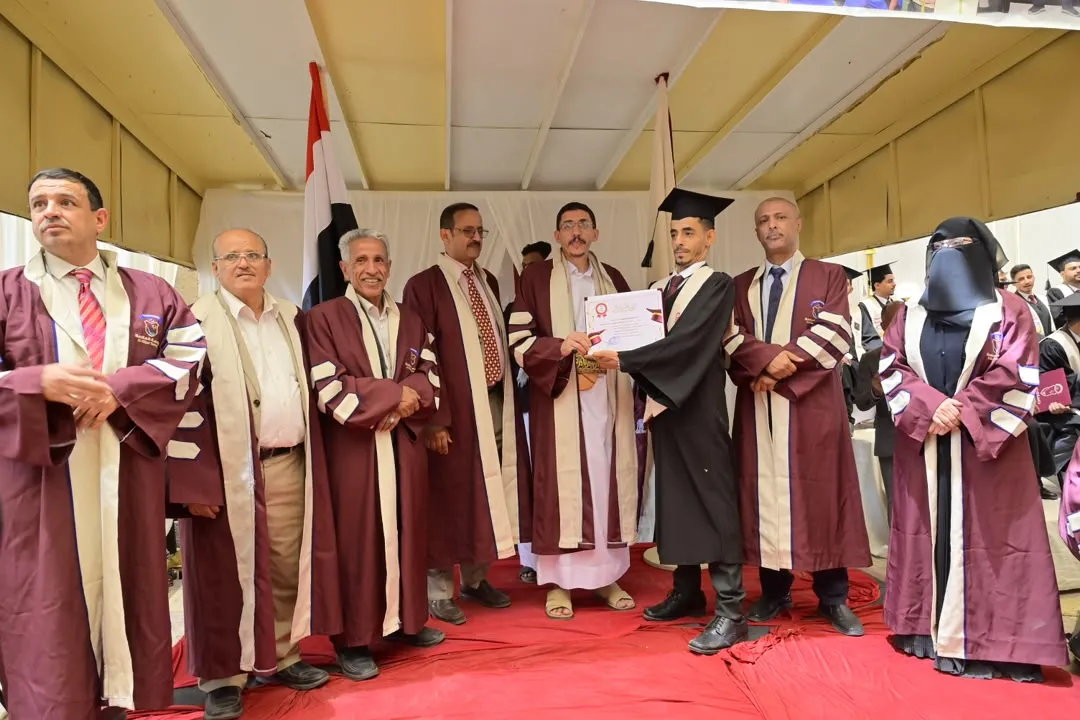 جامعة الحكمة بصنعاء تدشن مشروع احتفالات التخرج لجميع كلياتها بحفل خطابي لخريجي كلية العلوم الإدارية و الإنسانية