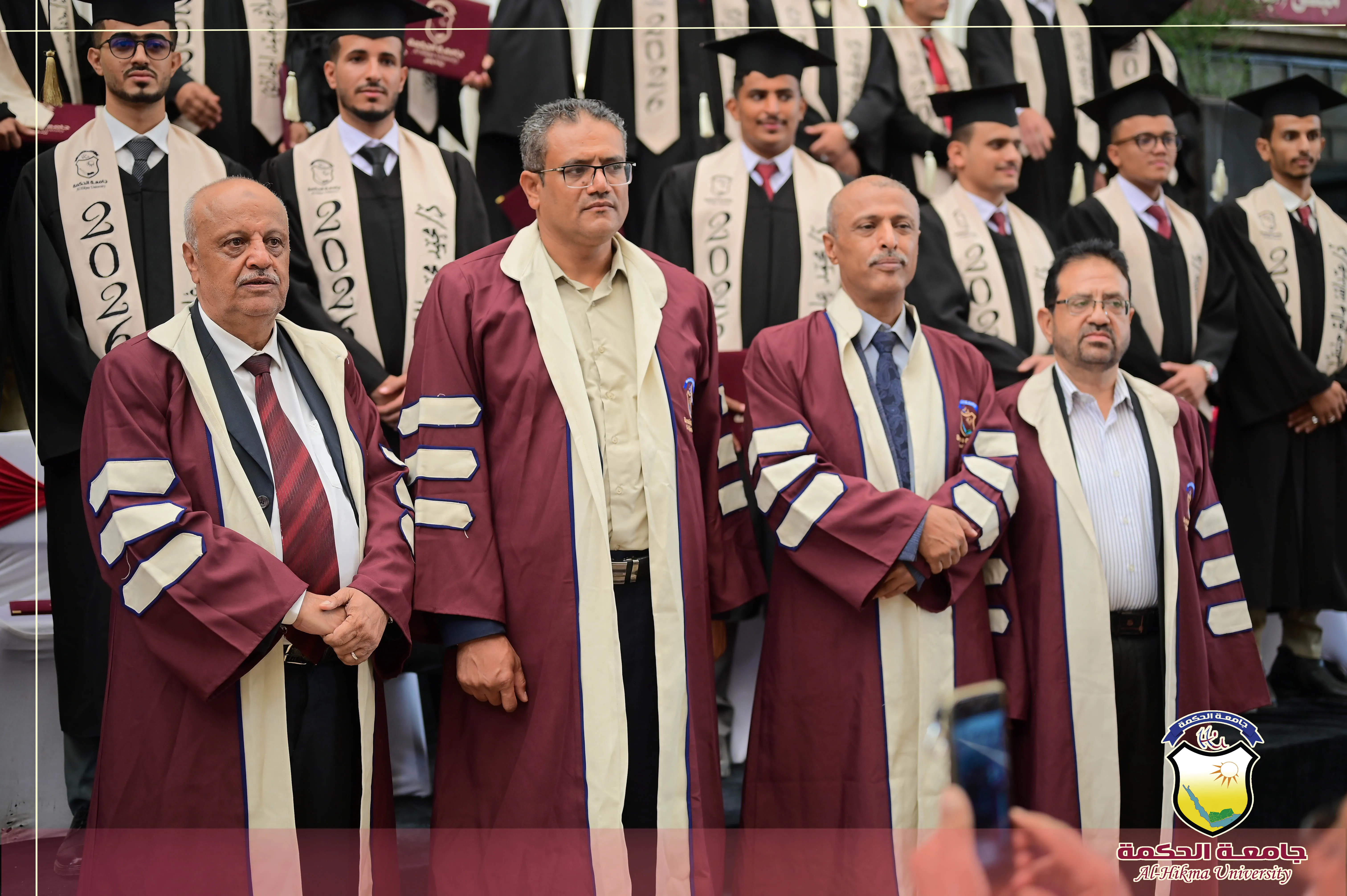 جامعة الحكمة تحتفي بتخريج 53 طالباً وطالبة من كلية العلوم الطبية