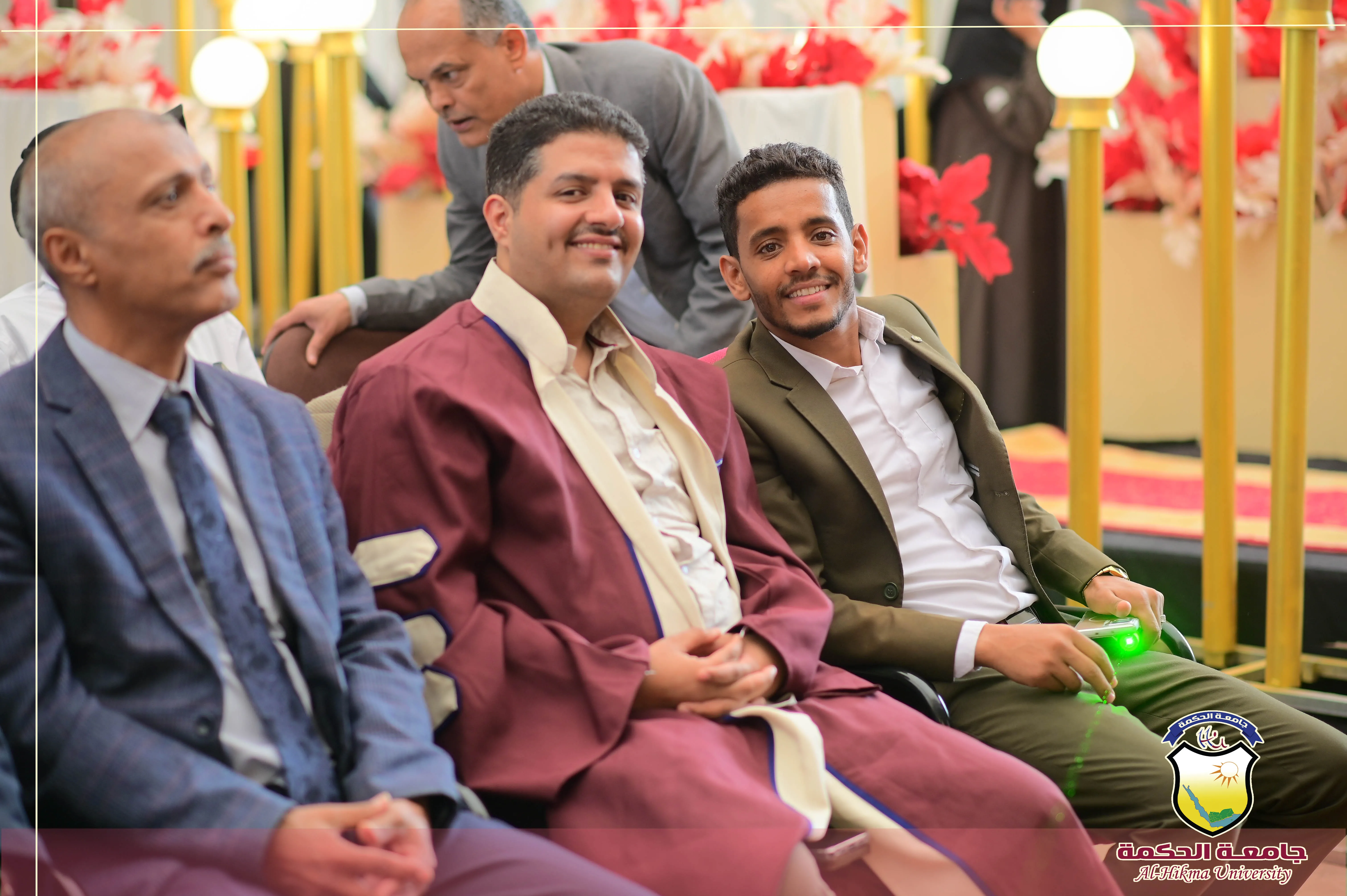 جامعة الحكمة تحتفي بتخريج 53 طالباً وطالبة من كلية العلوم الطبية