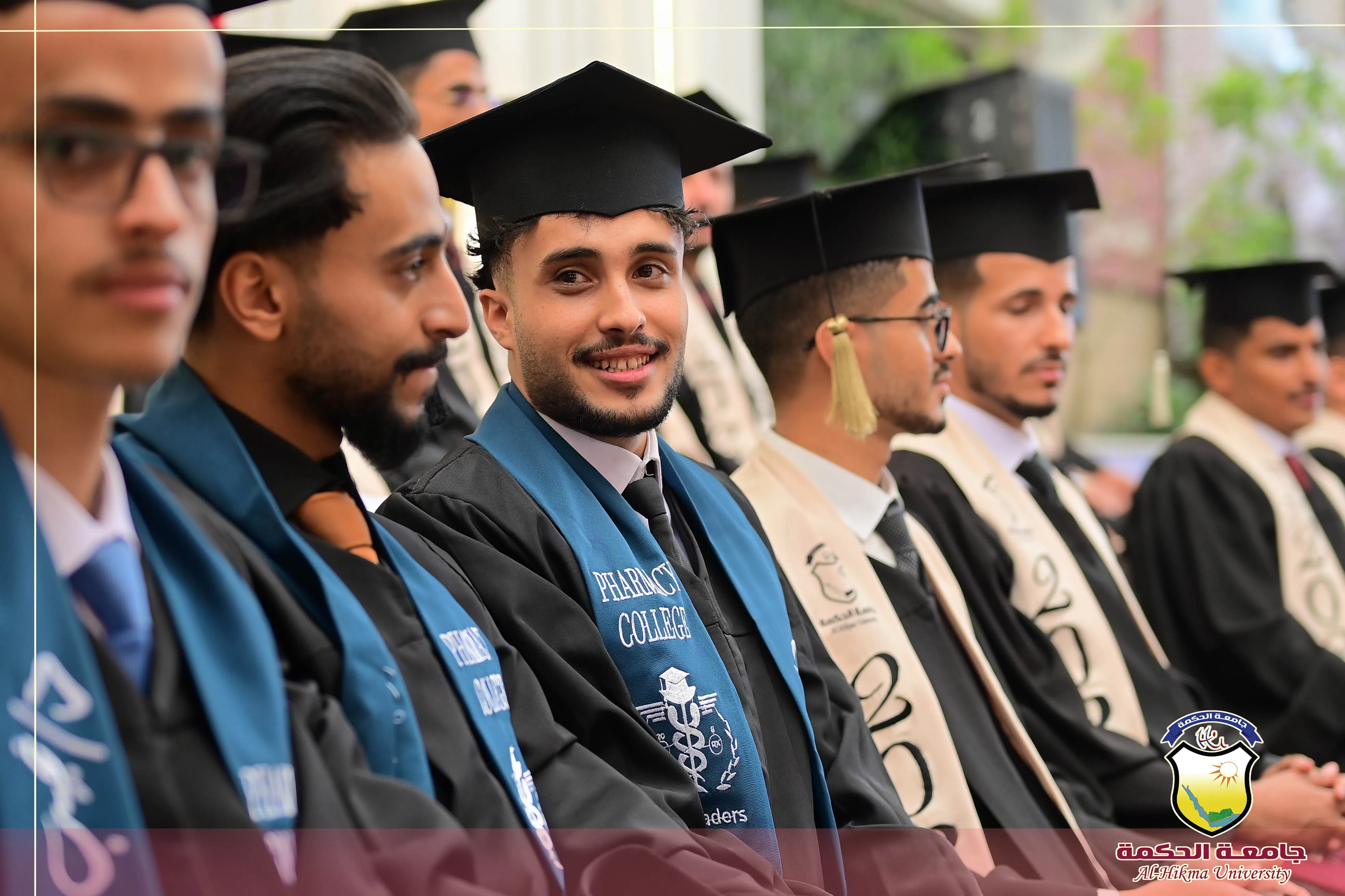 جامعة الحكمة تحتفي بتخريج 53 طالباً وطالبة من كلية العلوم الطبية