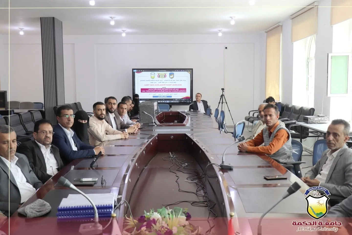 جامعة الحكمة تّسلّم ملفات التقويم الذاتي لبرنامجي الطب العام والجراحة وطب وجراحة الفم والأسنان إلى مجلس الاعتماد الأكاديمي